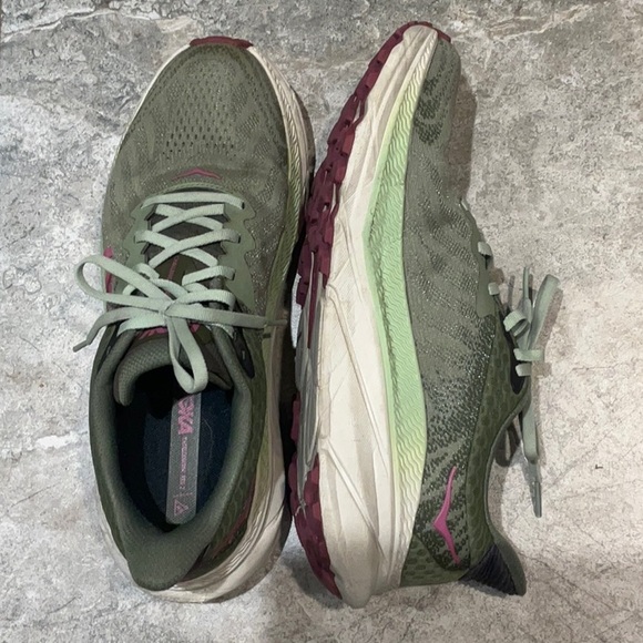 Hoka Challenger Olive and Burgundy Athletic Shoes size 11 B - Picture 2 of 4